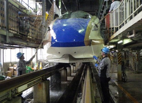 車両外板清掃作業